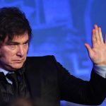 El Gobierno de Argentina respondió este jueves que a su presidente, Javier Milei, no lo van a "amedrentar" y que le tiene "sin cuidado" las amenazas proferidas desde Irán acerca de que harán "lamentar" la enemistad del país suramericano