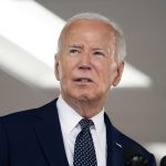 Biden ha sido duramente criticado por su actuación en el debate en el que proyectó una imagen envejecida, con voz ronca y dificultades para concluir algunas de sus frases, aumentando las dudas entre los votantes y miembros del Partido Demócrata sobre su capacidad para seguir gobernando y enfrentarse a Trump en las elecciones de noviembre