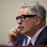 Baldwin podría afrontar una pena máxima de 18 meses en prisión.