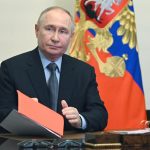 , Vladímir Putin, firmó hoy la ley que impone una escala progresiva de impuestos a la renta de las personas físicas