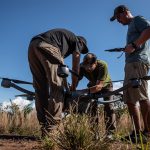 eis equipos de investigadores compiten para monitorizar la biodiversidad en la Amazonía brasileña, donde este domingo comienzan las finales del premio XPrize Rainforest, cuyas recompensas suman 10 millones de dólares. EFE
