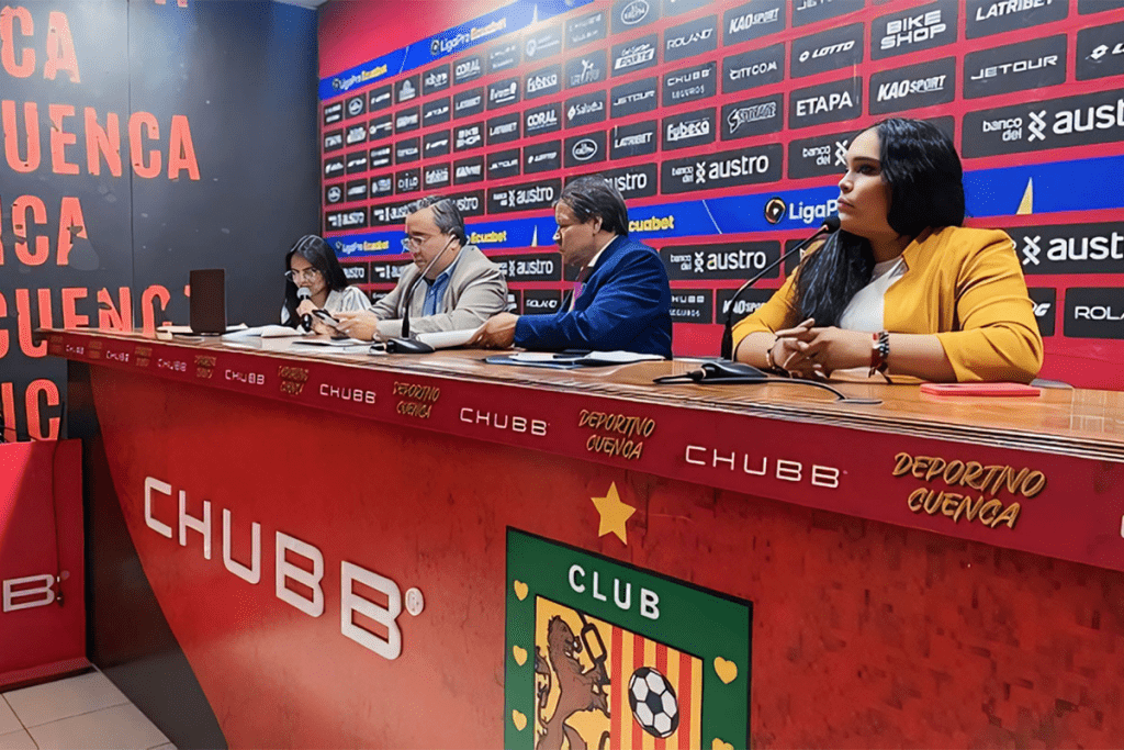 La asamblea para elegir al nuevo directorio del Deportivo Cuenca no se puedo dar por falta de quórum. Foto Deportivo Cuenca