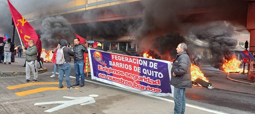 Una protesta se registró en Quito la mañana de este martes 2 de julio.