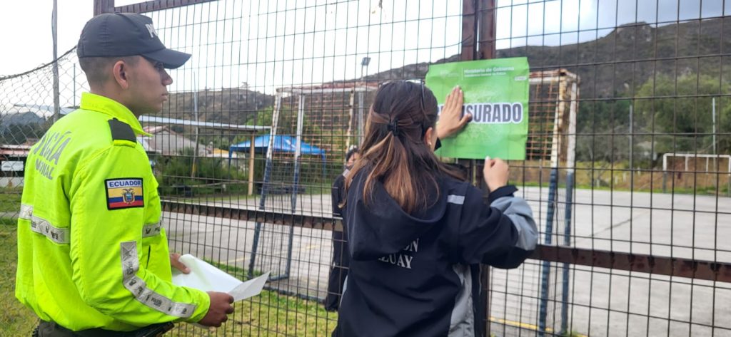 El personal de la Intendencia procedió con la clausura de un local que vendía licor sin permiso.