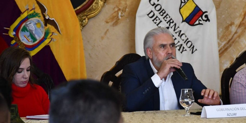 Gobernador de Azuay anunció que se activarán los operativos de control de armas con presencia militar y policial en Cuenca.