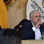 Gobernador de Azuay anunció que se activarán los operativos de control de armas con presencia militar y policial en Cuenca.