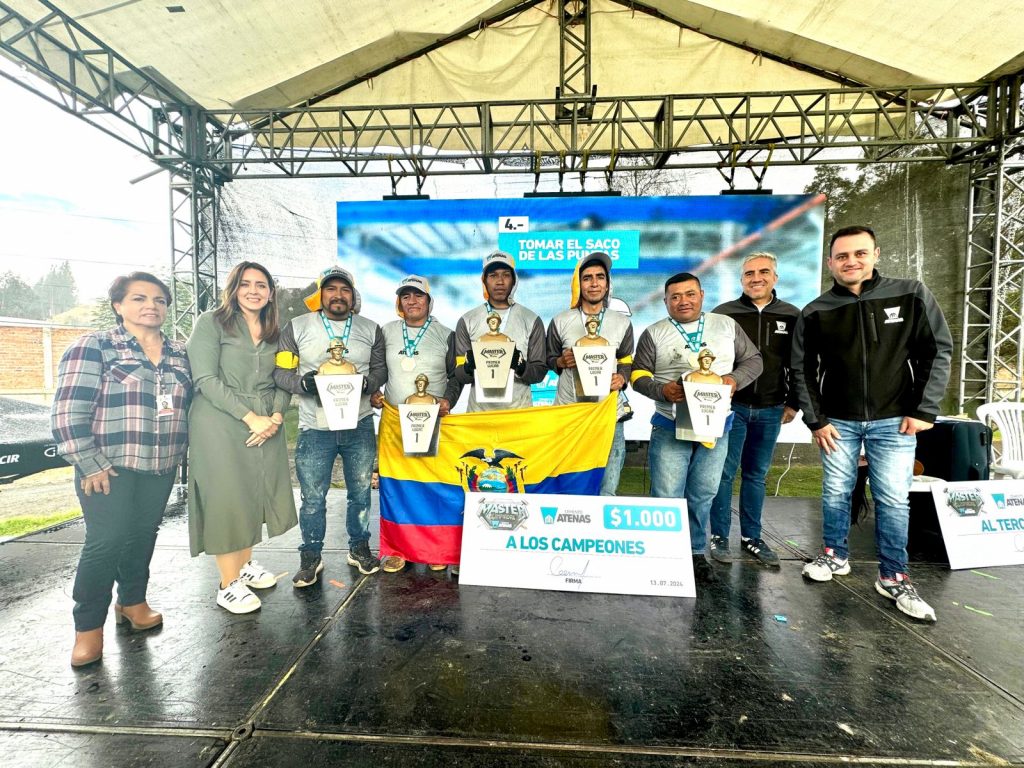 "Los Titanes de la Construcción", equipo conformado por los maestros Raúl Piña, Luis Jarro, Guido Borja, Luis Córdova e Iván Jarro se alzaron como campeones y recibieron 1000 dólares en efectivo.