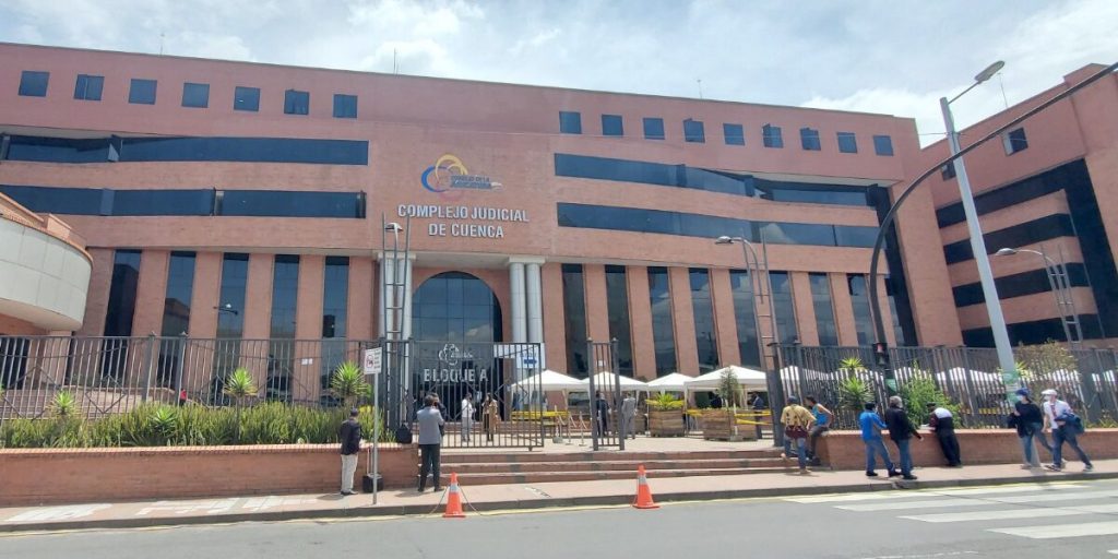 Audiencia de revisión de cumplimiento de sentencia de autor de femicidio se cumplió en el Complejo Judicial de Cuenca.