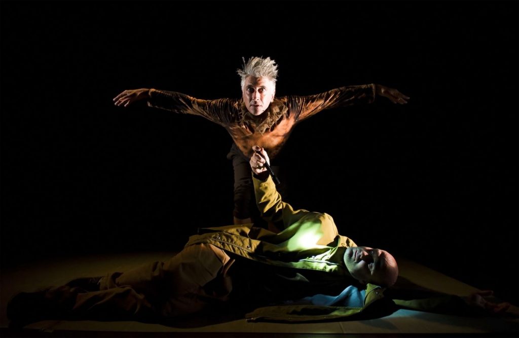 “Titzina Teatro” durante una presentación de su obra ‘Búho’, que apuesta por el trabajo de texto, teatro físico y visual.