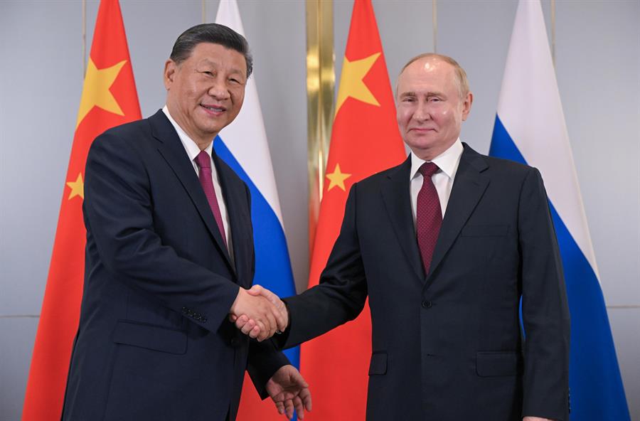 "La interacción ruso-china en los asuntos mundiales es uno de los principales factores estabilizadores en la arena internacional", afirmó el presidente ruso durante el encuentro con su par chino en los márgenes de la cumbre de la Organización de Cooperación de Shanghái