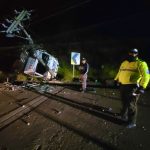 El camión quedó a un costado de la vía en el sector La Paz, en el cantón Nabón.