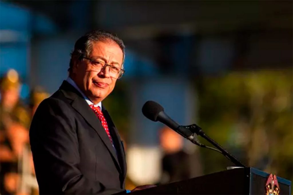 Gustavo Petro, propuso este jueves nueve puntos que considera deben ser incluidos en la discusión sobre la eventual convocatoria de una Asamblea Constituyente