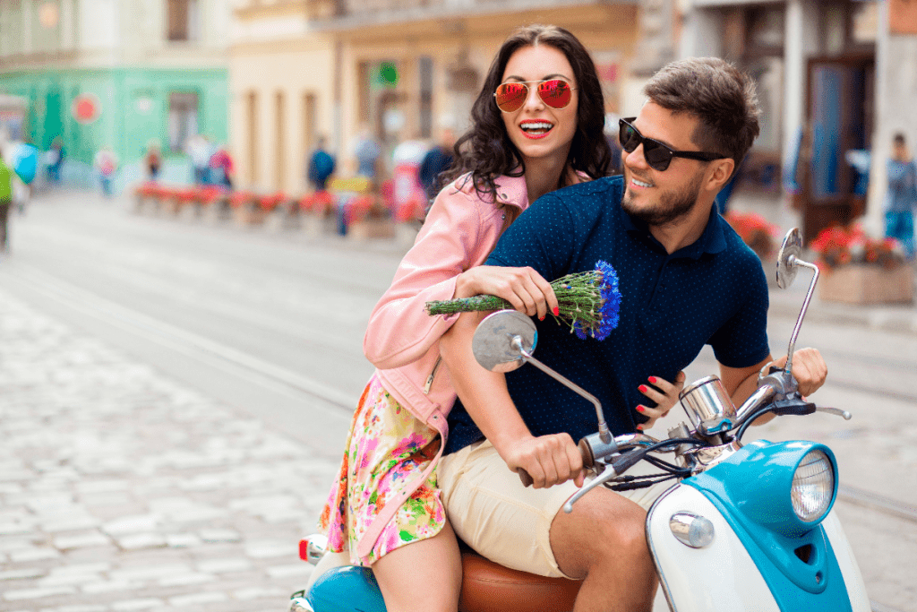 Elegir las gafas adecuadas puede realzar cualquier look fácilmente.