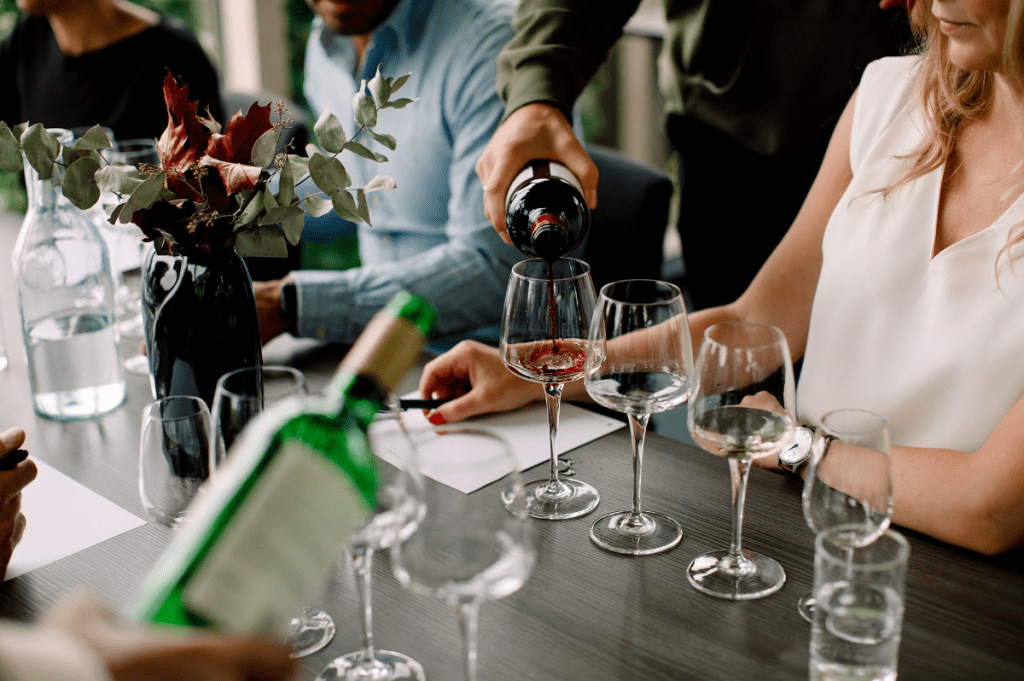 - La cata de vinos, así como la formación y especialización en temáticas estrechamente relacionadas con el sentido del gusto, producen efectos "diferenciales y distintivos en las redes neuronales"