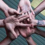 Las Juntas Cantonales de Protección de Derechos se encargan de velar por el bienestar de los niños, adolescentes y mujeres vulnerables. Foto Referencia FreePik.