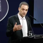 El Gobierno de Argentina afirmó este viernes que las recientes declaraciones del presidente de Venezuela, Nicolás Maduro, en contra de su homólogo argentino, Javier Milei, no ameritan respuesta porque provienen de un "dictador" y un "imbécil".