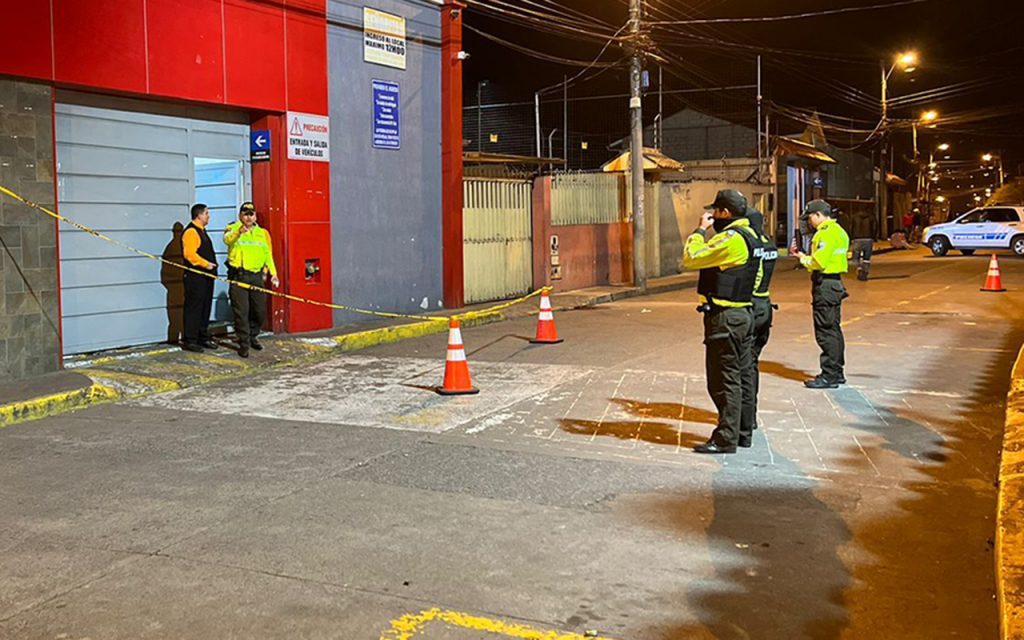Dos casos muertes violentas se registraron la noche del 27 de julio de 2024 en el barrio Cayambe de Cuenca.