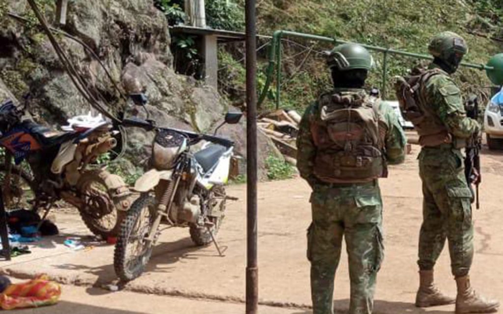 El hallazgo tuvo lugar en una de las vías del cantón Camilo Ponce Enríquez.