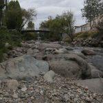 Río Tomebamba seco en la avenida Doce de Abril.
