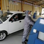 Vehículo cumpliendo la Revisión Técnica Vehicular (RTV)