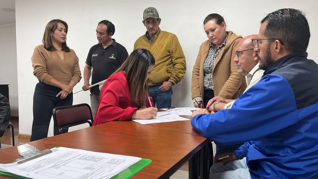 Precandidatos a asambleístas de Azuay deben aceptar su postulación.