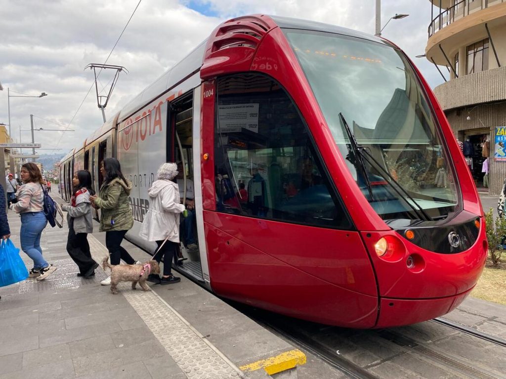 Los sistemas de recaudo de los buses urbano y del tranvía se unirán para utilizar una sola tarjeta