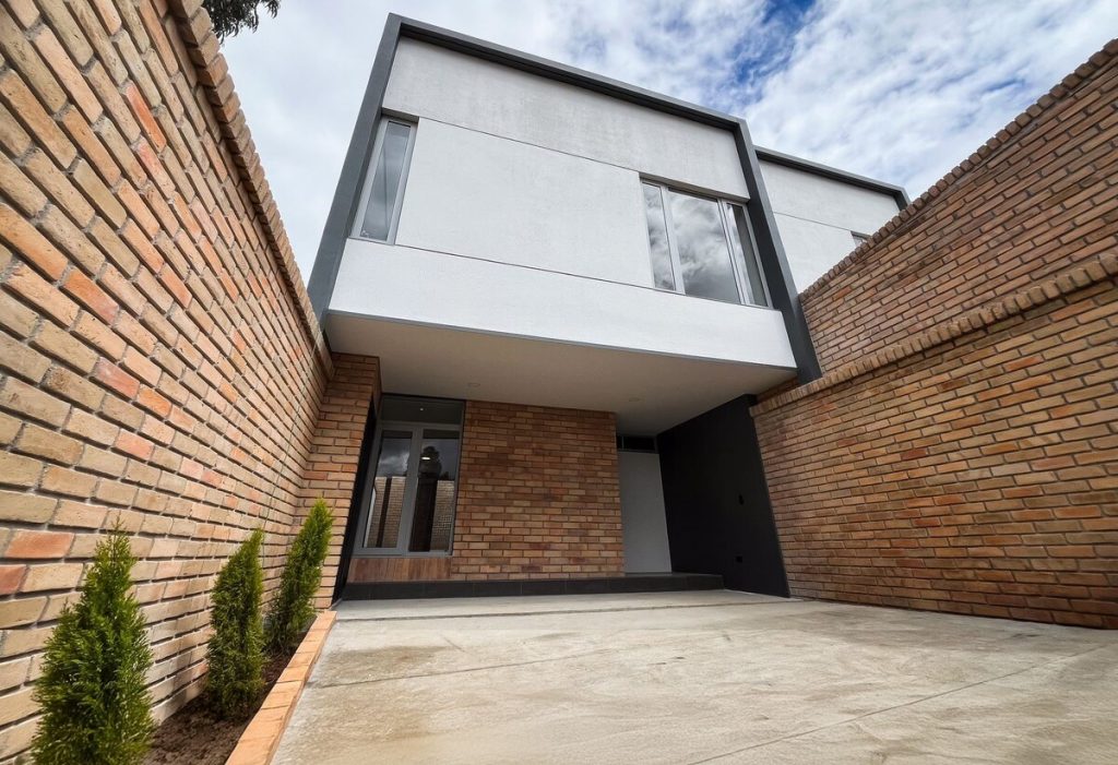 Casas sostenibles en el sector de Racar, en Cuenca.