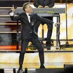 El cantante mexicano Luis Miguel, durante el concierto del Starlite Occident Festival ofrecido este miércoles en la localidad malagueña de Marbella. EFE