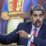 Nicolás Maduro, dijo este domingo que la red social china TikTok y la estadounidense Instagram son los principales instrumentos "multiplicadores del odio y el fascismo" en el país, por lo que pidió al Consejo de Seguridad recomendaciones sobre el manejo de las redes sociales que -dijo- no tienen regulación en la nación