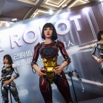 Miles de visitantes acuden en Pekín a la Conferencia Mundial de Robótica 2024, que se celebra estos días en la capital china y que muestra la integración de robots humanoides en diversos aspectos de la vida cotidiana y la industria.
