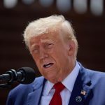 El exmandatario y candidato republicano Donald Trump arremetió este jueves contra la vicepresidenta, Kamala Harris