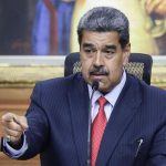 El presidente de Venezuela, Nicolás Maduro, instó este jueves a Estados Unidos a "sacar sus narices" del país caribeño