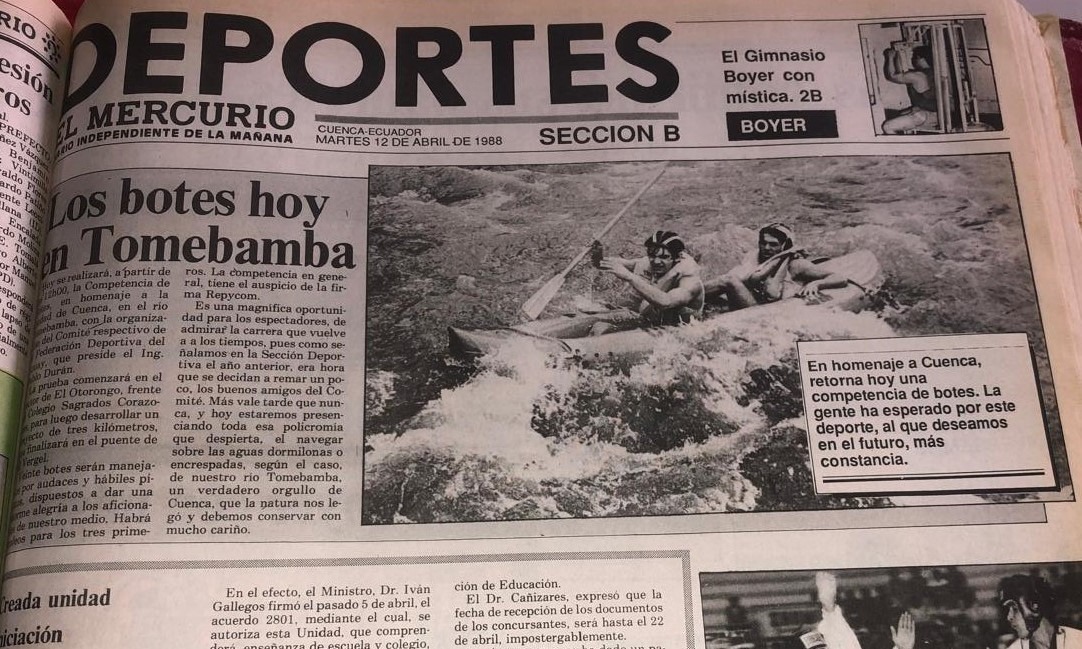 Competencia de botes en el río Tomebamba, en abril de 1988.