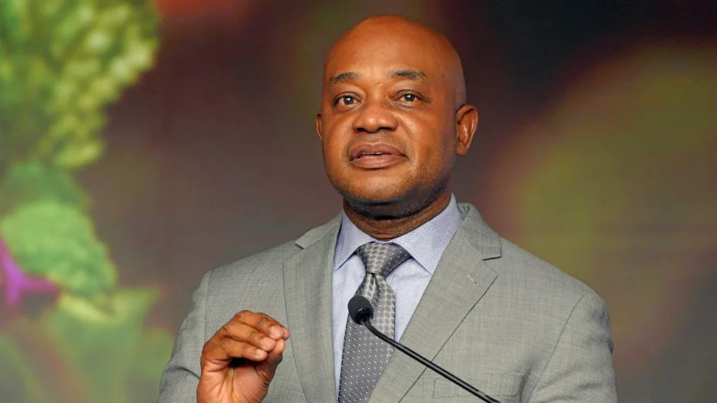 El decreto colombiano prohíbe "las exportaciones al Estado de Israel de las Hullas térmicas (Carbón)". Fue firmado por varios ministros, incluido el canciller, Luis Gilberto Murillo