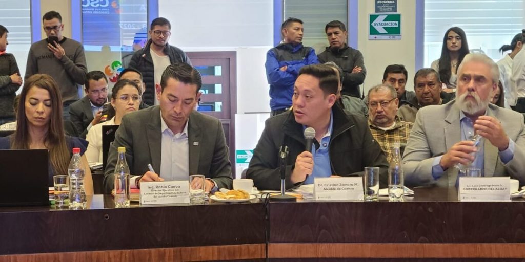 Autoridades de Cuenca y Azuay asistieron a reunión de seguridad.