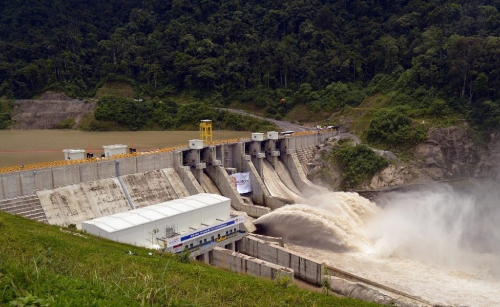 Falta de lluvia en Azuay hace que baje la producción de electricidad en Mazar.