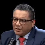 El ministro peruano del Interior, Juan José Santiváñez, negó este jueves que haya asumido el cargo, en mayo pasado, con la orden de cerrar la división policial que investiga a la mandataria, Dina Boluarte