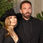 Luego de meses de acaparar titulares sobre su separación, la cantante y actriz Jennifer López solicitó el divorcio de su marido Ben Affleck tras dos años de matrimonio.