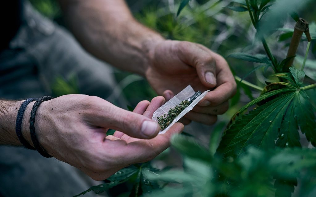 El ciudadano fue sentenciado por el delito de venta y almacenamiento de droga en Cuenca. /Foto referencial