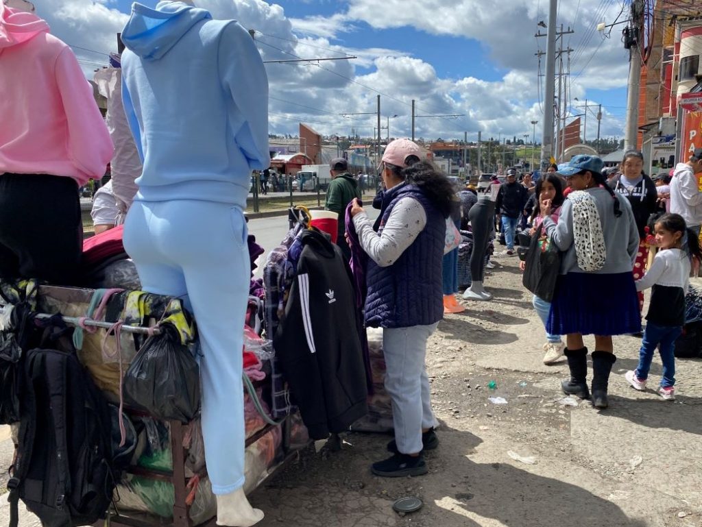 El índice de empleo informal se ubicó en 54,4 % en julio pasado, un incremento de 0,9 % en relación a junio, según el INEC.