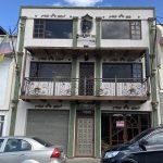 El sello de clausura en el Hotel San Antonio indica que la suspensión va del 19 de agosto al 30 de septiembre de 2024.