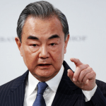 El máximo jefe de la diplomacia china, Wang Yi, afirmó hoy al asesor de Seguridad Nacional de la Casa Blanca, Jake Sullivan, que Estados Unidos tiene que "dejar de armar a Taiwán"