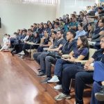 Estudiantes que ingresarán al internado en septiembre participan del programa de inducción en el Hospital Vicente Corral Moscoso.