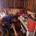 ARCSA clausuró locales por problemas de insalubridad en Cuenca.