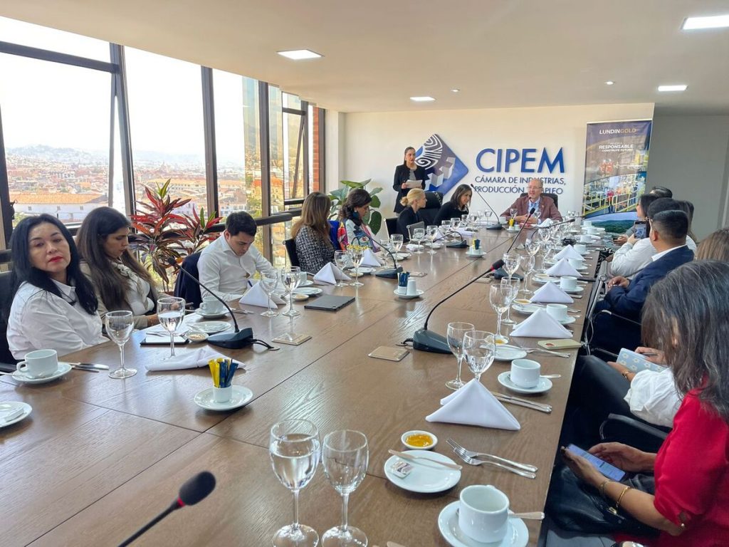 CIPEM convocó a un taller para tratar la minería responsable, que genera impuestos, empleo y exportaciones.