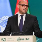 Stiell destacó la capacidad de América Latina y el Caribe para aprovechar su rica biodiversidad, sus crecientes niveles de educación y cualificación y su potencial para desarrollar energía limpia, lo que podría generar más empleos y atraer inversiones.