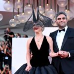 Lady Gaga se hizo esperar, acompañada por su pareja, el empresario Michael Polansky. Pero no defraudó en el estreno oficial en la Mostra de Venecia de 'Joker: folie à deux',