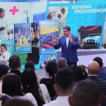 El presidente de Venezuela, Nicolás Maduro, aseguró este jueves que el abanderado de la oposición mayoritaria, Edmundo González Urrutia, le pidió "clemencia" para salir del país, al tiempo que negó que haya habido algún tipo de coacción por parte del Gobierno contra el antichavista para concretar su exilio hacia Madrid.