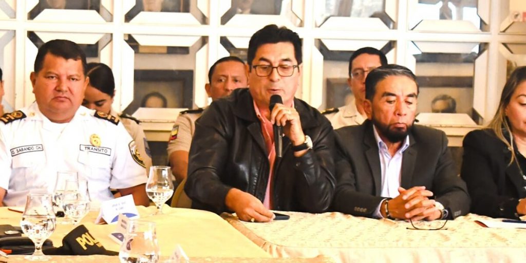 Representantes de la XIII Mesa Técnica de Seguridad en la Gobernación del Azuay, coordinaron estrategias para combatir la delincuencia y mejorar la seguridad via