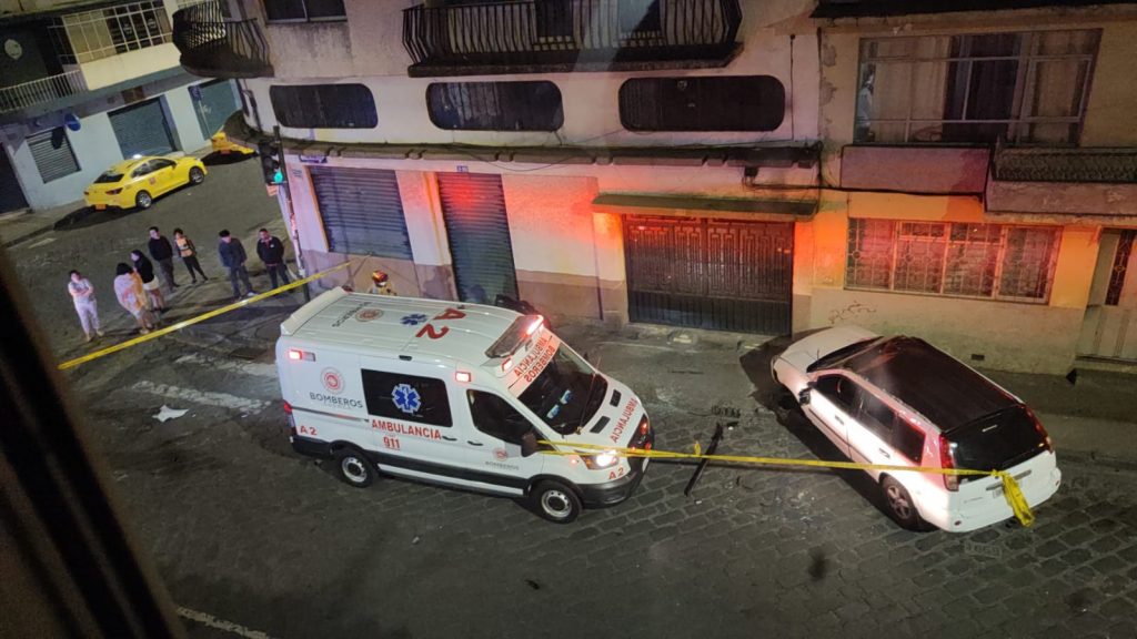 En el centro de Cuenca se produjo un choque donde murió un trabajador delivery. IVM